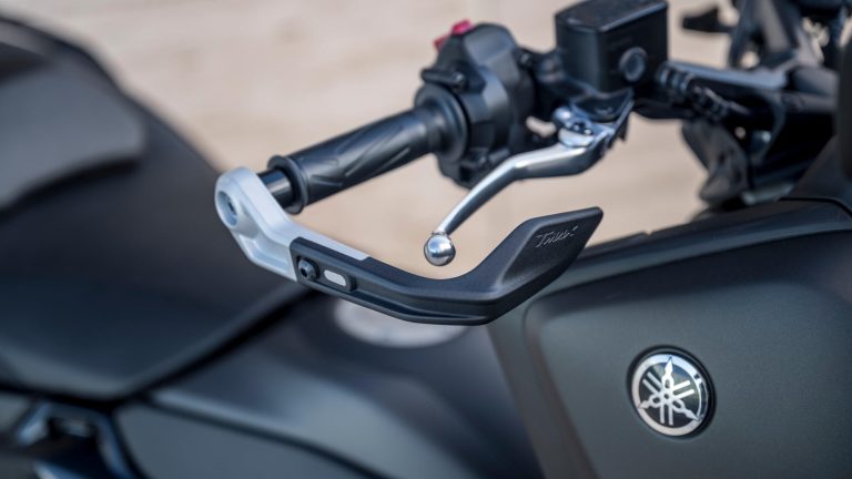 2025-Yamaha-XP500A-EU-Icon_Black_-Accessorized-detail-006-03