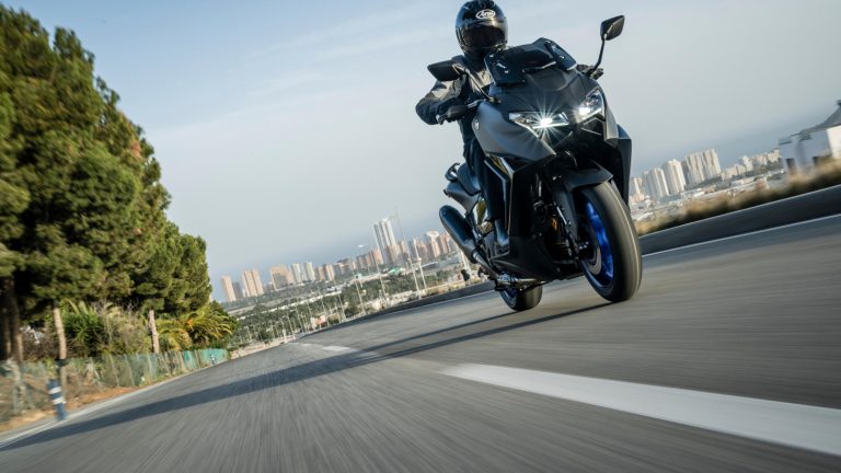 2025-Yamaha-XP500A-EU-Icon_Black_-Accessorized-detail-010-03