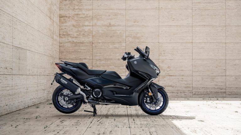 2025-Yamaha-XP500A-EU-Icon_Black_-Accessorized-detail-015-03