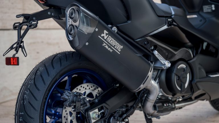 2025-Yamaha-XP500A-EU-Icon_Black_-Accessorized-detail-016-03