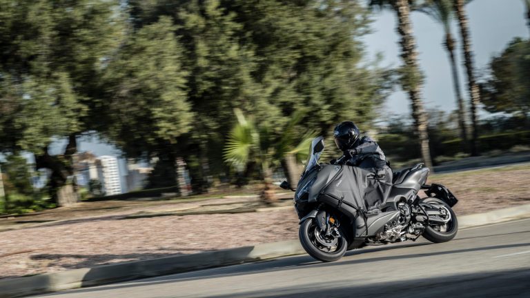 2025-Yamaha-XP500A-EU-Tech_Kamo-Accessorized-detail-002-03