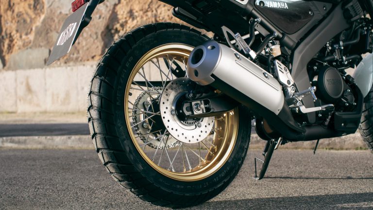 2025-Yamaha-XS125SV-EU-NA-Detail-004-03