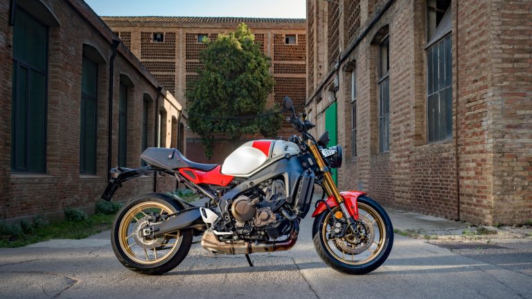 2025-Yamaha-XS850-EU-Legend_Red-Static-003-03