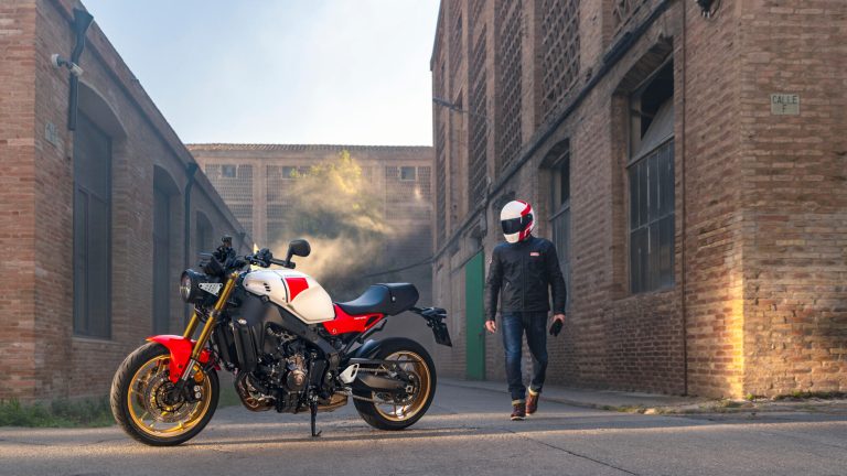 2025-Yamaha-XS850-EU-Legend_Red-Static-004-03