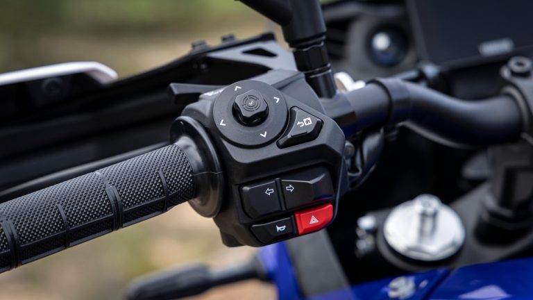 2025-Yamaha-XTZ700-EU-Detail-011-03
