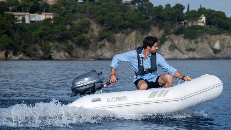 2025-Yamaha-YAM240T-EU-White-Detail-010-03-1