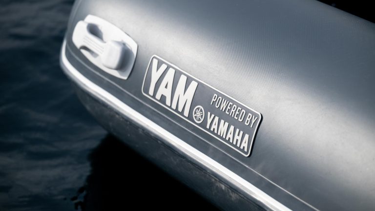 2025-Yamaha-YAM420S-EU-White-Detail-001-03