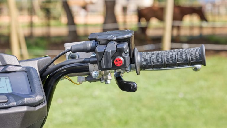 2025-Yamaha-YFM700FWBD-25-EU-Detail-003-03