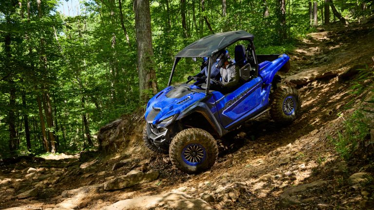 2025-Yamaha-YXE1000EWS-25-EU-Team_Yamaha_Blue_-Action-002-03