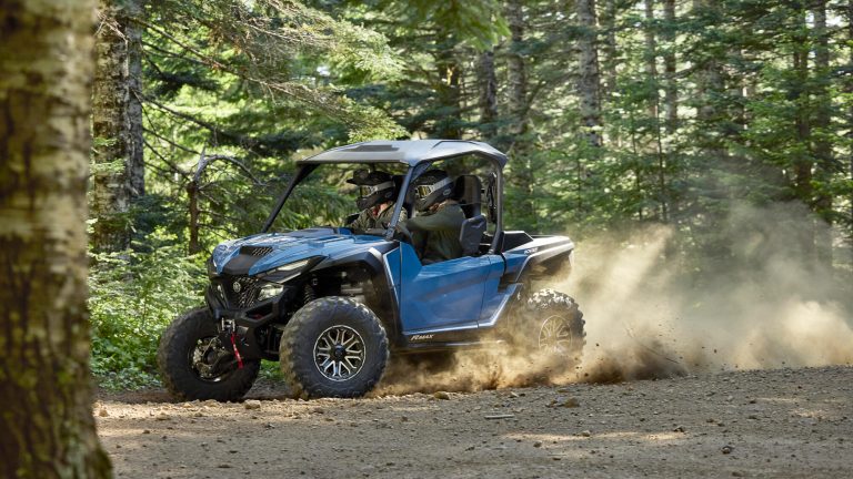 2025-Yamaha-YXE1000EWS-25LE-EU-Dusty_Blue-Action-005-03