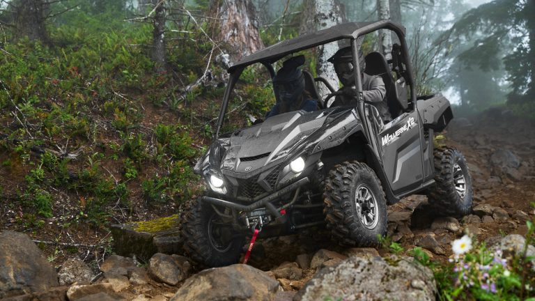 2025-Yamaha-YXE850EN-25SE-EU-Matte_Grey_Metallic_Black_-Action-003-03