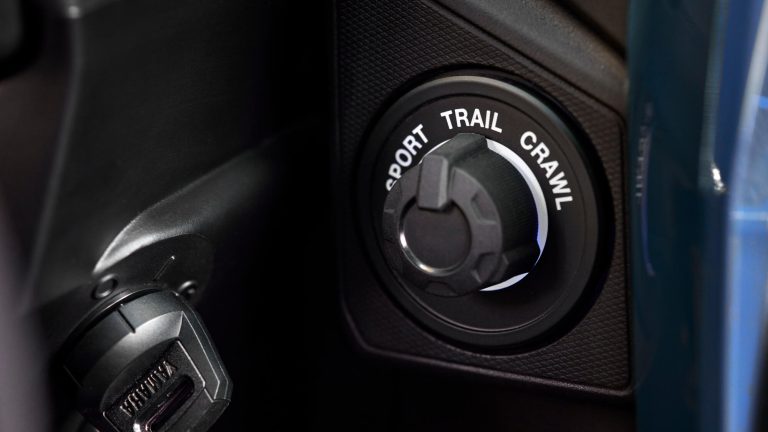 2025-Yamaha-YXF1000ELS-EU-Detail-002-02