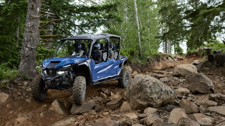 2025-Yamaha-YXF1000ELS-EU-Dusty_Blue-Action-002-03