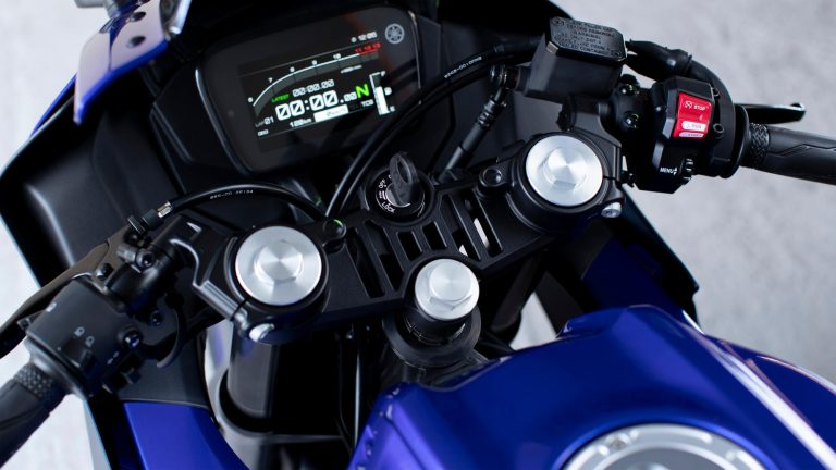 2025-Yamaha-YZF-R125-EU-Detail-003-03