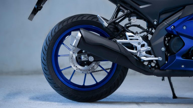 2025-Yamaha-YZF-R125-EU-Detail-006-03