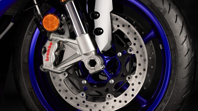 2025-Yamaha-YZF900R9-EU-Detail-004-03