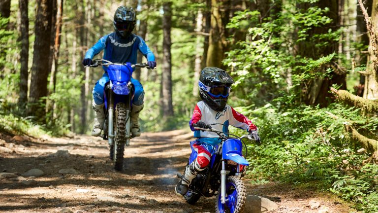 2026-Yamaha-PW50-EU-Icon_Blue-Action-003-03