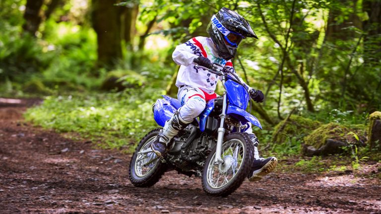 2026-Yamaha-TTR110-EU-Icon_Blue-Action-001-03