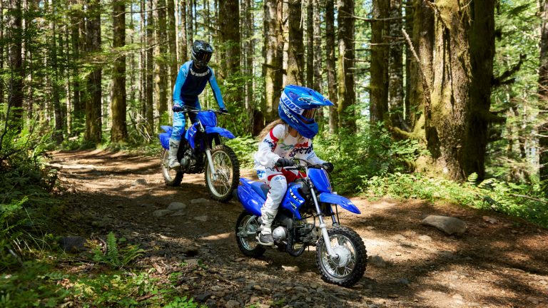 2026-Yamaha-TTR50-EU-Icon_Blue-Action-001-03