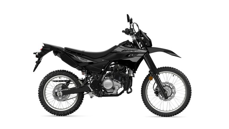 2026-Yamaha-WR125-EU-Yamaha_Black-Studio-002-03