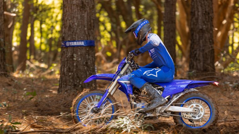 2026-Yamaha-WR250F-EU-Icon_Blue-Action-002-03
