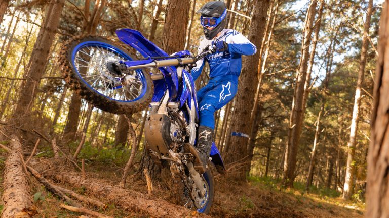 2026-Yamaha-WR250F-EU-Icon_Blue-Action-004-03