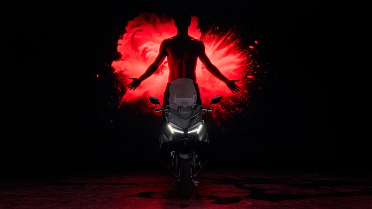 2026-Yamaha-XP500ASV-EU-Black_MAX_-Static-006-03