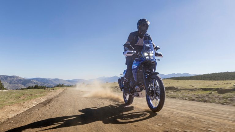 2026-Yamaha-XTZ700-EU-Icon_Blue-Action-016-03