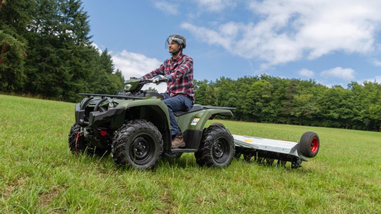 2026-Yamaha-YFM450FWBD-EU-Olive_Green-Action-002-03