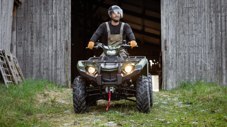 2026-Yamaha-YFM450FWBD-EU-Olive_Green-Action-003-03