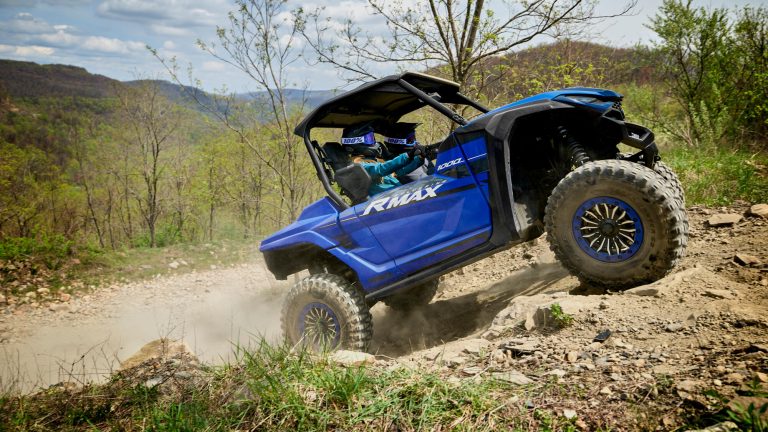 2026-Yamaha-YXE1000EWS-EU-SP-EU-Team_Yamaha_Blue-Action-002-03