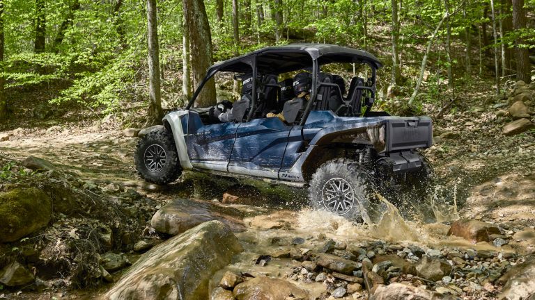 2026-Yamaha-YXF1000ELS-EU-EU-Backcountry_Blue___Silver_Metallic-Action-005-03