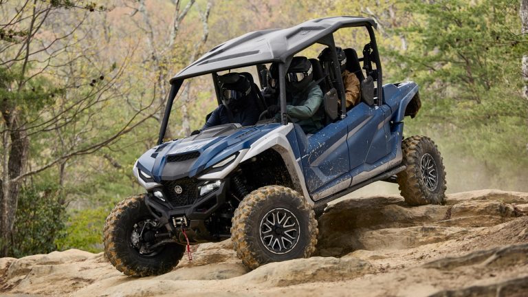 2026-Yamaha-YXF1000ELS-EU-EU-Backcountry_Blue___Silver_Metallic-Action-006-03