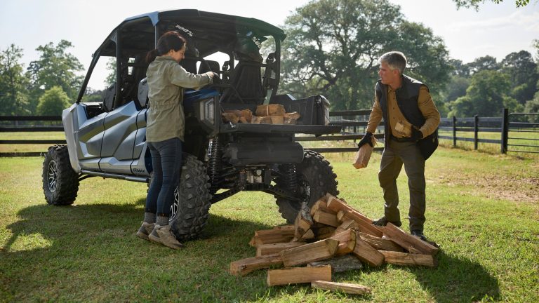 2026-Yamaha-YXF1000ELS-EU-EU-Backcountry_Blue___Silver_Metallic-Static-001-03