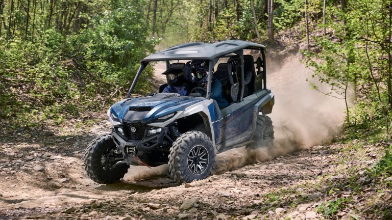 2026-Yamaha-YXF1000EW-EU-EU-Backcountry_Blue___Silver_Metallic-Action-001-03