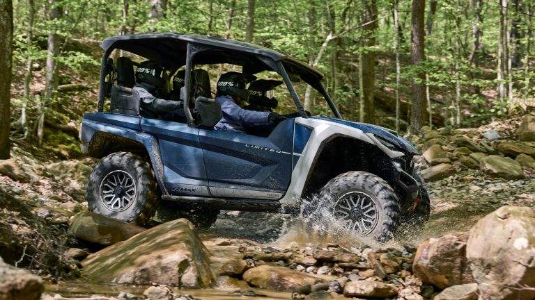 2026-Yamaha-YXF1000EW-EU-EU-Backcountry_Blue___Silver_Metallic-Action-003-03