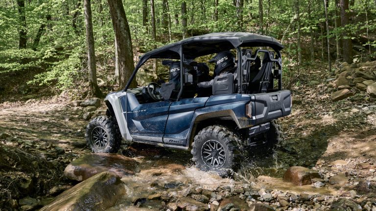 2026-Yamaha-YXF1000EW-EU-EU-Backcountry_Blue___Silver_Metallic-Action-007-03