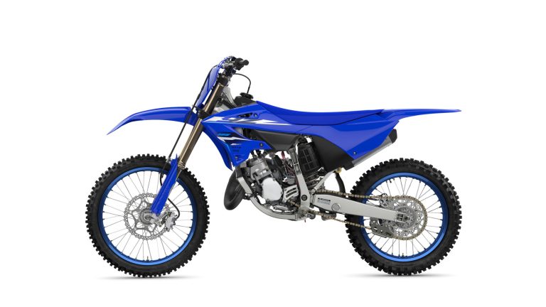 2026-Yamaha-YZ125LC-EU-Icon_Blue-Studio-006-03