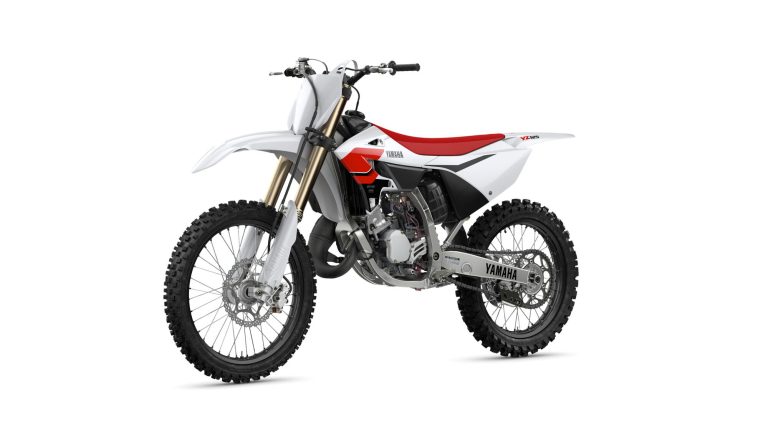 2026-Yamaha-YZ125LCSV-EU-Anniversary_White-Studio-007-03