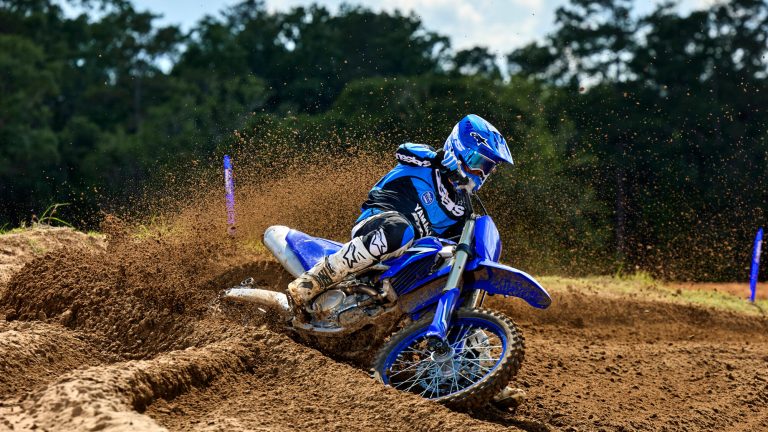 2026-Yamaha-YZ250F-EU-Icon_Blue-Action-001-03