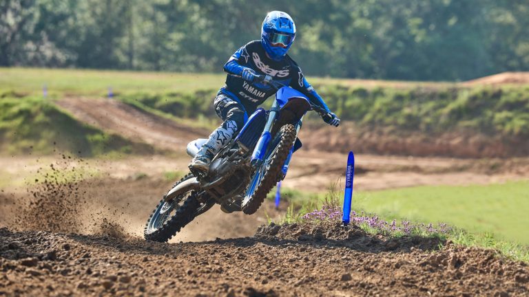 2026-Yamaha-YZ250F-EU-Icon_Blue-Action-005-03