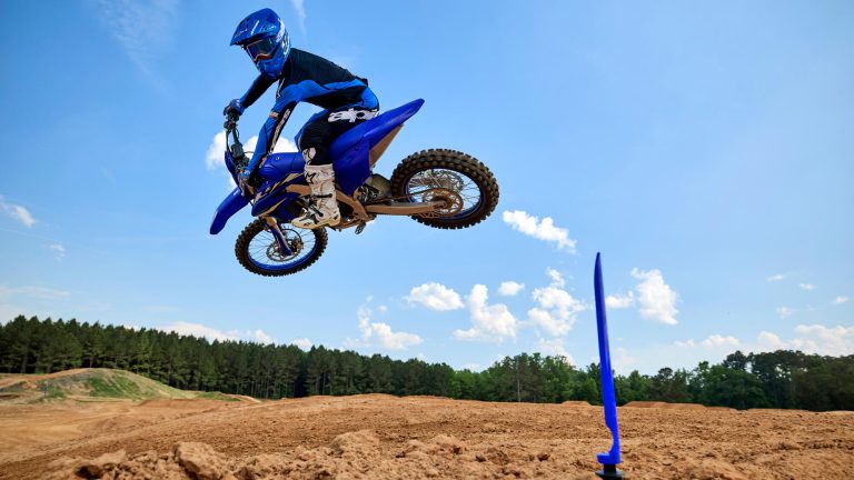 2026-Yamaha-YZ250F-EU-Icon_Blue-Action-008-03
