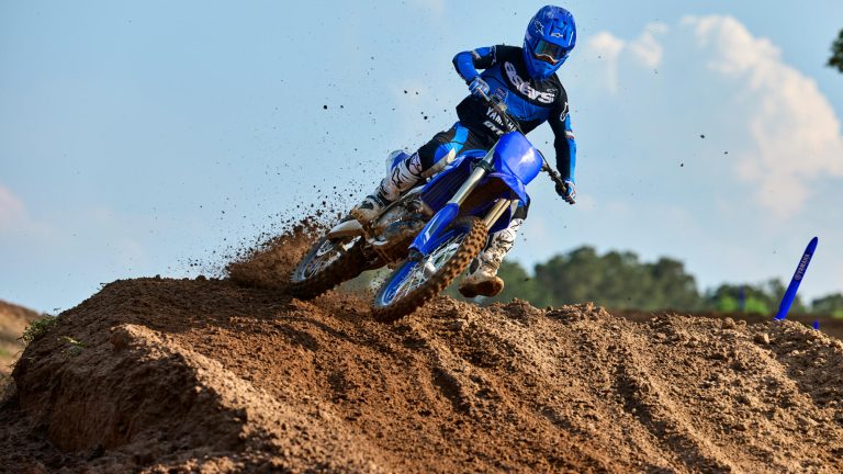 2026-Yamaha-YZ250F-EU-Icon_Blue-Action-009-03