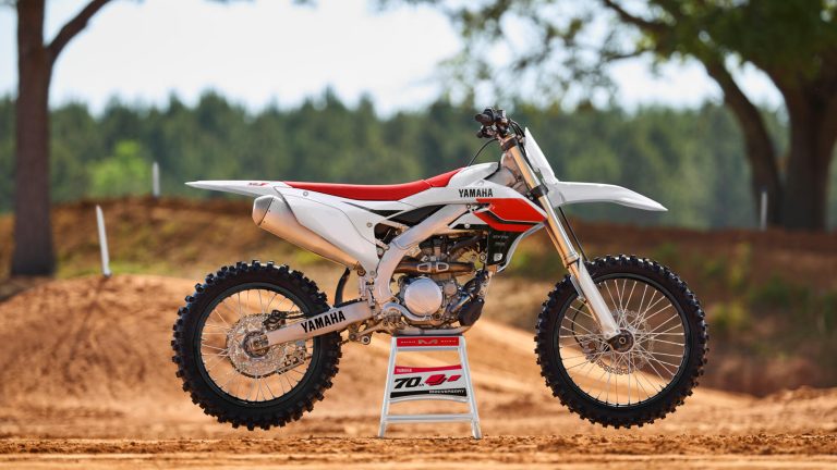 2026-Yamaha-YZ250FSV-EU-Anniversary_White-Static-001-03