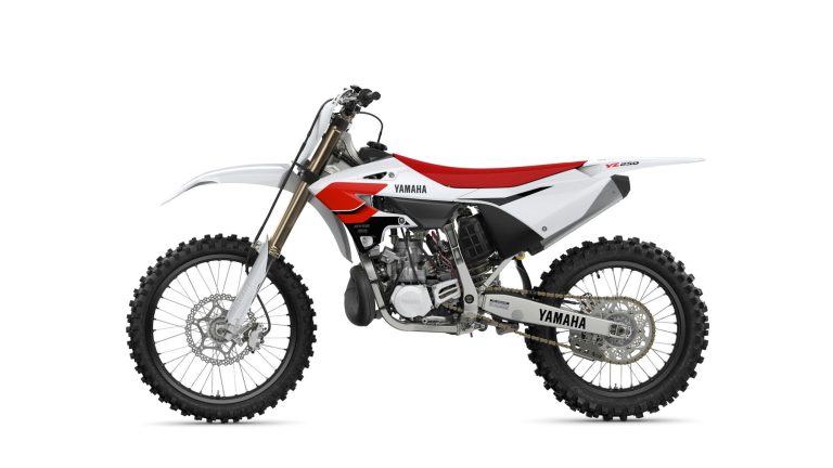2026-Yamaha-YZ250LCSV-EU-Anniversary_White-Studio-006-03