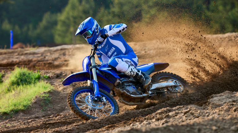 2026-Yamaha-YZ450F-EU-Icon_Blue-Action-008-03
