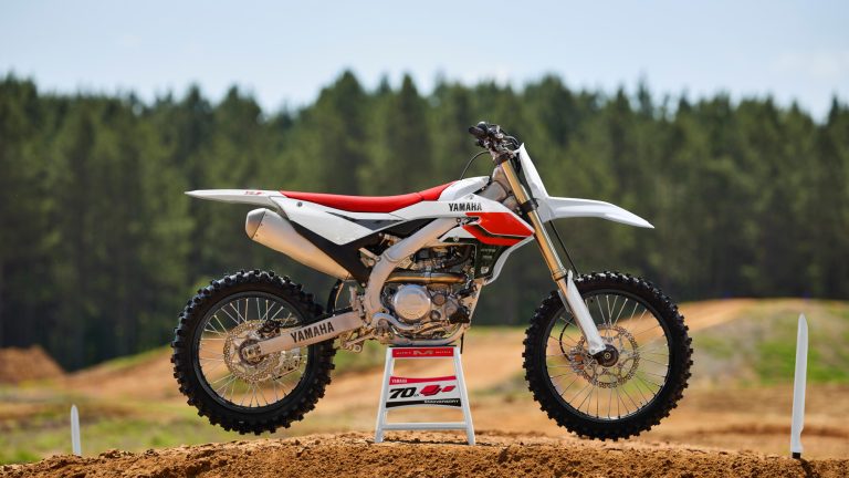 2026-Yamaha-YZ450FSV-EU-Anniversary_White-Static-001-03