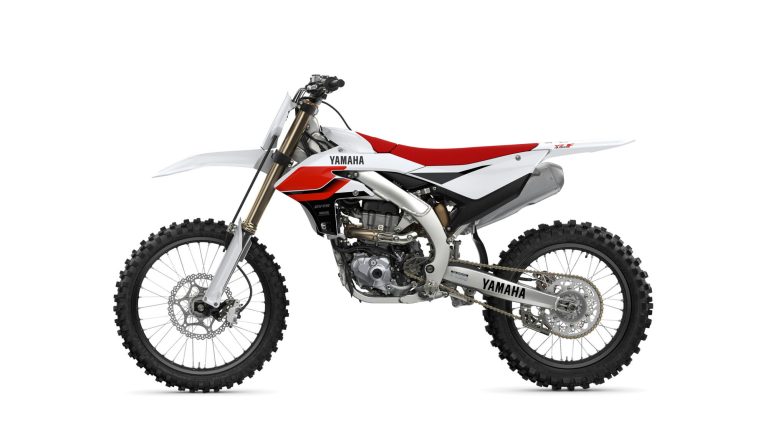 2026-Yamaha-YZ450FSV-EU-Anniversary_White-Studio-006-03