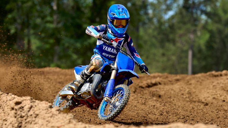 2026-Yamaha-YZ65-EU-Icon_Blue-Action-001-03