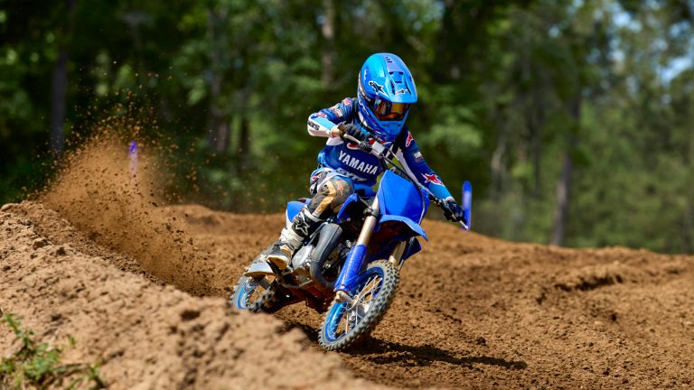 2026-Yamaha-YZ65-EU-Icon_Blue-Action-007-03
